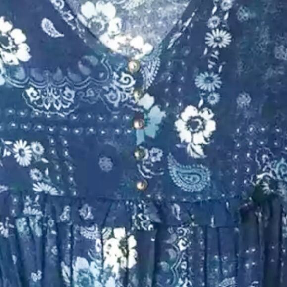 CES Femme Floral Smocking Boho Blue White Dress Size Small Runs large - Picture 12 of 16